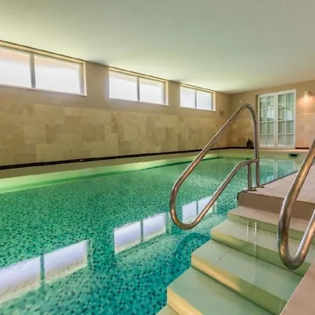 Luxurioese Klimaneutrale Strandvilla Mit Indoorpool